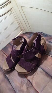 Corky's Burgundy Crisscross Perforated Sandals Size 10 Never Worn